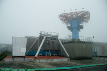 �A���e�i�ƃ��j�������g